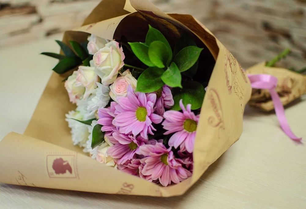 Букет цветов из: Розы и Хризантемы в Хучнях