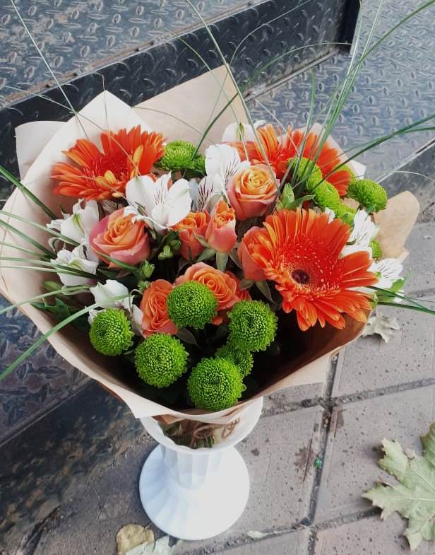 Букет цветов из: Герберы, Хризантемы, Альстромерии и Розы в Хучнях