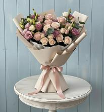 Букет цветов из:  Розы и Лизиантусы #REPLACE_PRED# Хучнях