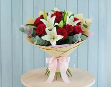 Букет цветов из:  Лилии и Розы в Хучнях