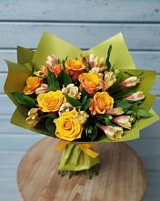 Букет цветов из:  Альстромерии и Розы #REPLACE_PRED# Хучнях