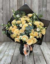 Букет цветов из:  Розы и Лизиантусы в Хучнях