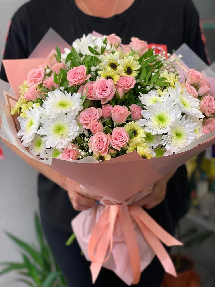 Букет цветов из: Розы и Хризантемы в Хучнях