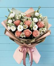 Букет цветов из:  Розы, Альстромерии и Лизиантусы в Хучнях