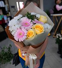 Букет цветов из:  Герберы, Розы и Хризантемы в Хучнях