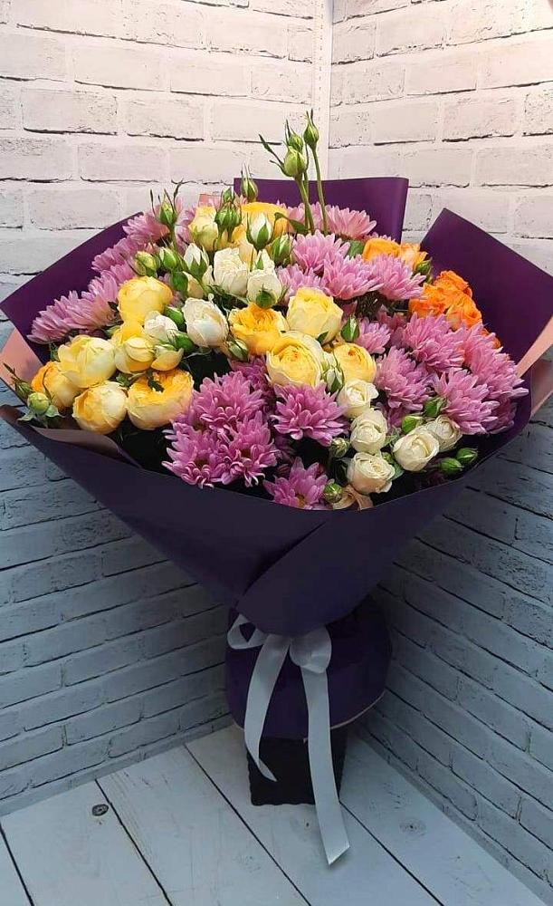 Букет цветов из: Хризантемы и Розы в Хучнях