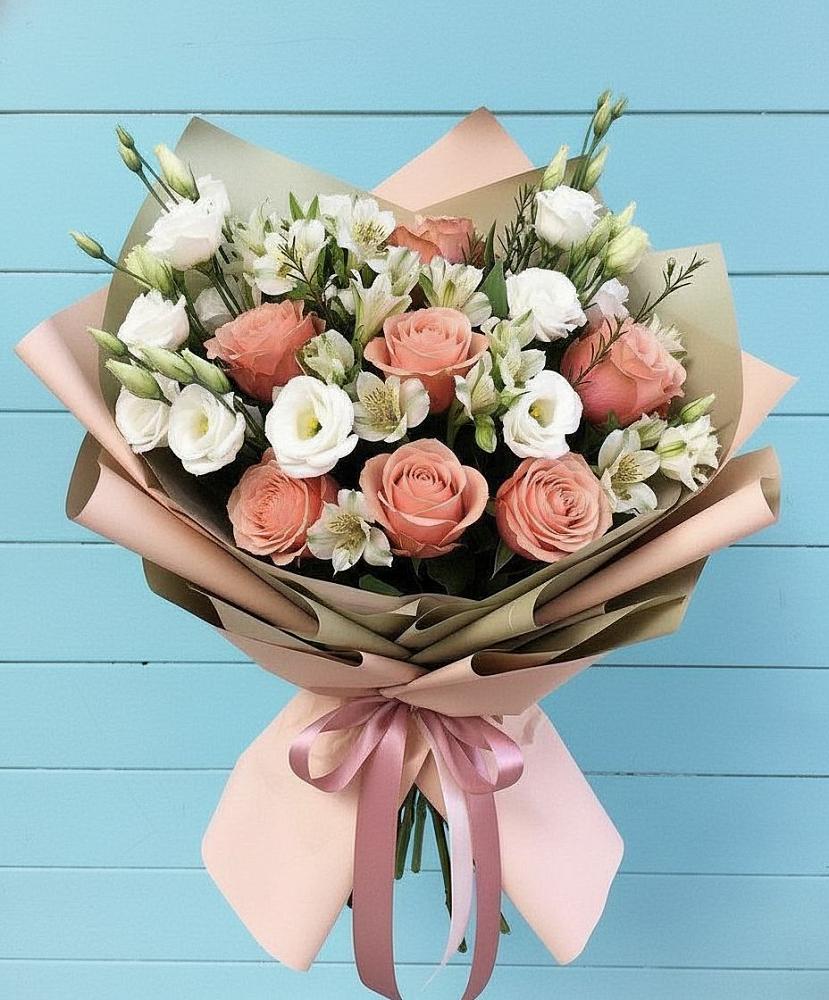 Букет цветов из: Розы, Альстромерии и Лизиантусы в Хучнях