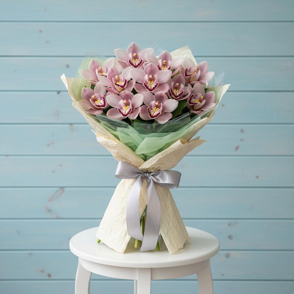 Букет цветов из: Орхидеи и Розы в Хучнях