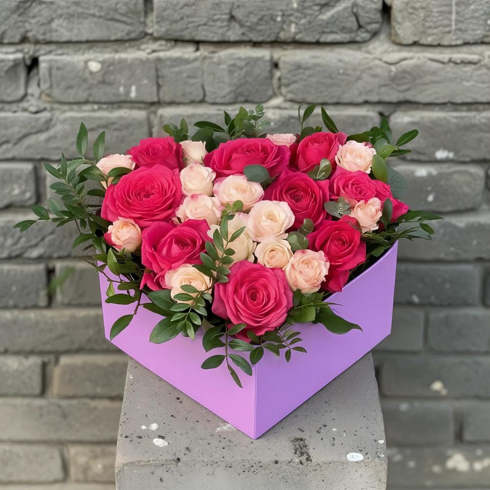 Цветочная композиция из Розы в коробке в Хучнях