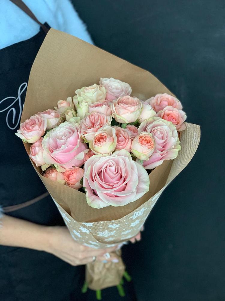 Букет цветов из: Хризантемы и Розы в Хучнях