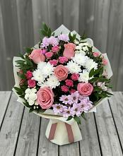 Букет цветов из:  Альстромерии, Гвоздики, Розы и Хризантемы в Хучнях