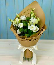 Букет цветов из:  Хризантемы и Лизиантусы в Хучнях