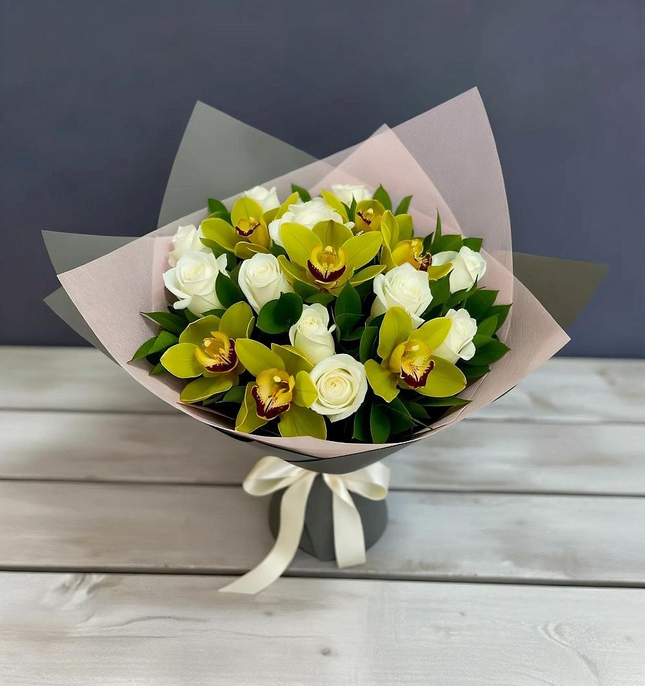 Букет цветов из: Орхидеи и Розы в Хучнях