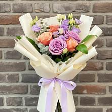 Букет цветов из:  Лизиантусы и Розы #REPLACE_PRED# Хучнях