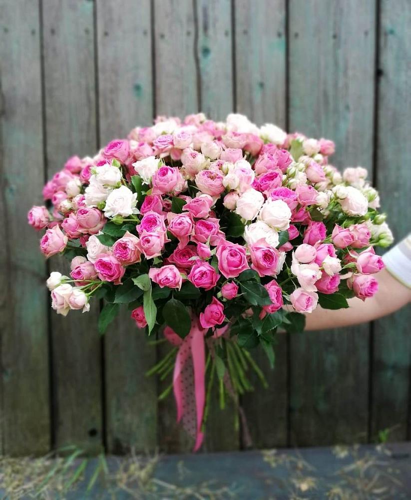 Букет Розовые кустовые розы Натали и Лав Лидия в Хучнях