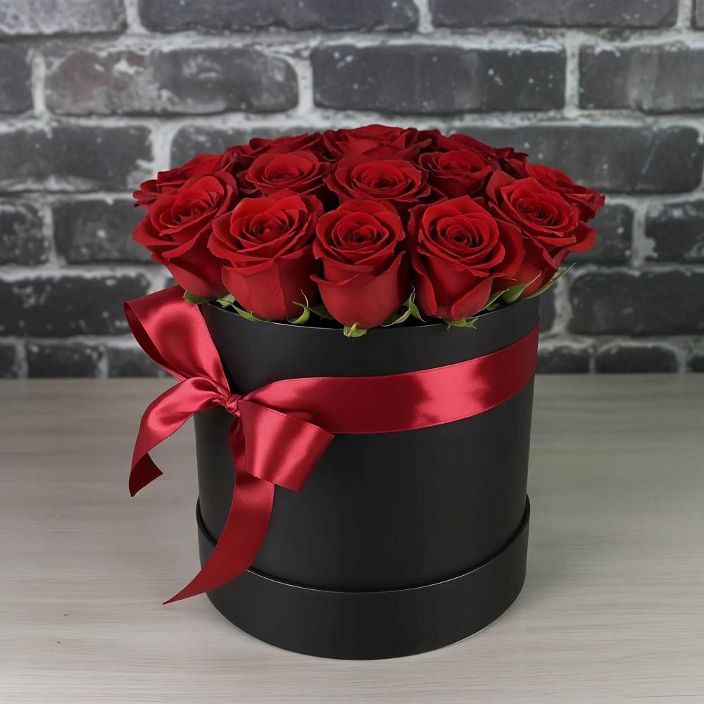 Цветочная композиция из Розы в шляпной коробке в Хучнях