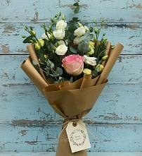 Букет цветов из:  Розы и Лизиантусы в Хучнях