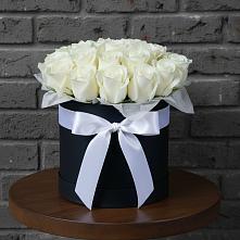 Цветочная композиция из Розы в шляпной коробке в Хучнях